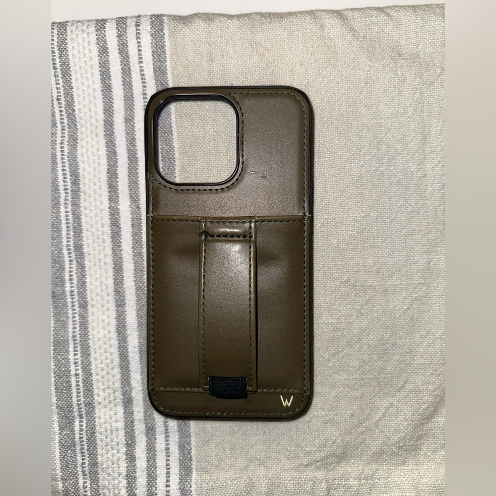 Walli iphone 13 Pro Case